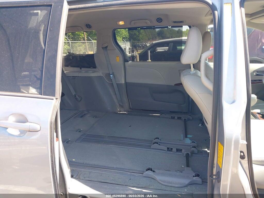 5TDYK3DC7ES483705 2014 TOYOTA SIENNA photo no. 8