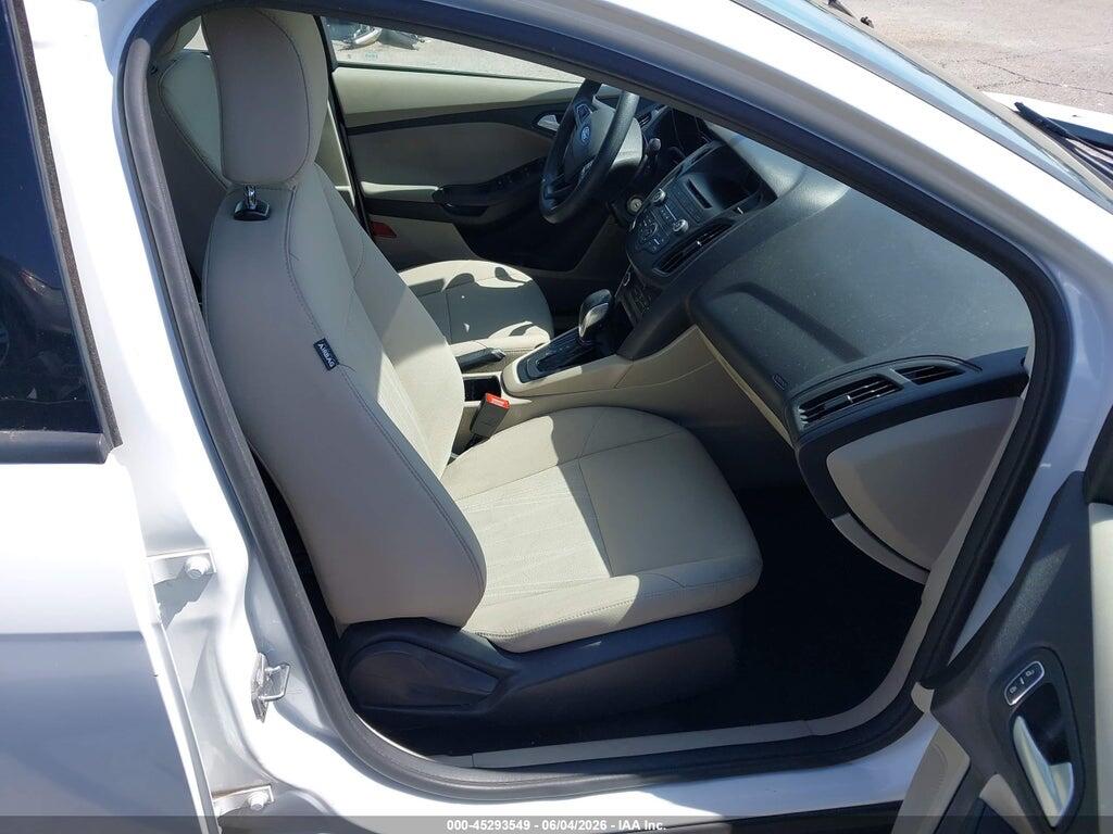 1FADP3F27HL322447 2017 FORD FOCUS photo no. 5