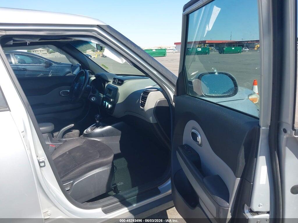 KNDJN2A25F7777906 2015 KIA SOUL photo no. 5