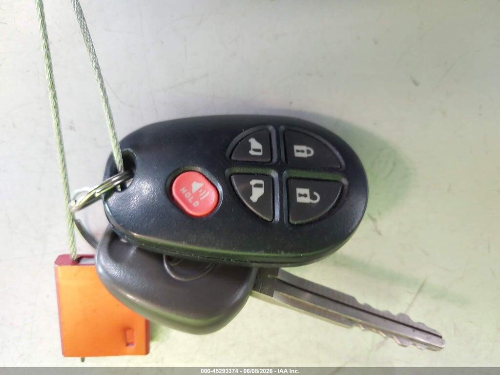 5TDKZ3DC6HS849725 2017 TOYOTA SIENNA photo no. 11