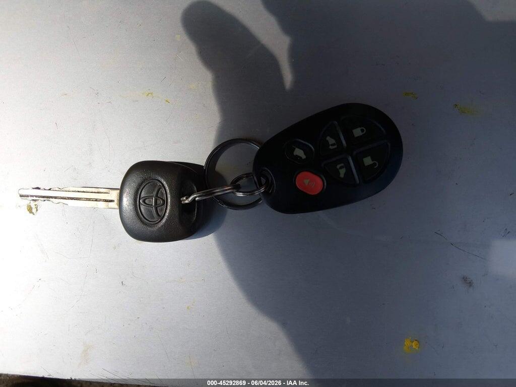 5TDBA22C04S009504 2004 TOYOTA SIENNA photo no. 11
