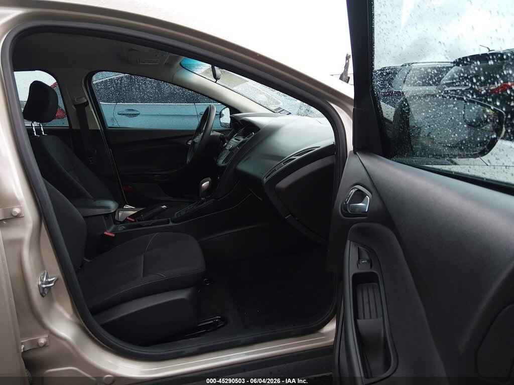 1FADP3K20HL262887 2017 FORD FOCUS photo no. 5