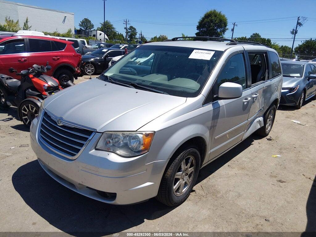 2A4RR5D12AR413617 2010 CHRYSLER TOWN & COUNTRY photo no. 2
