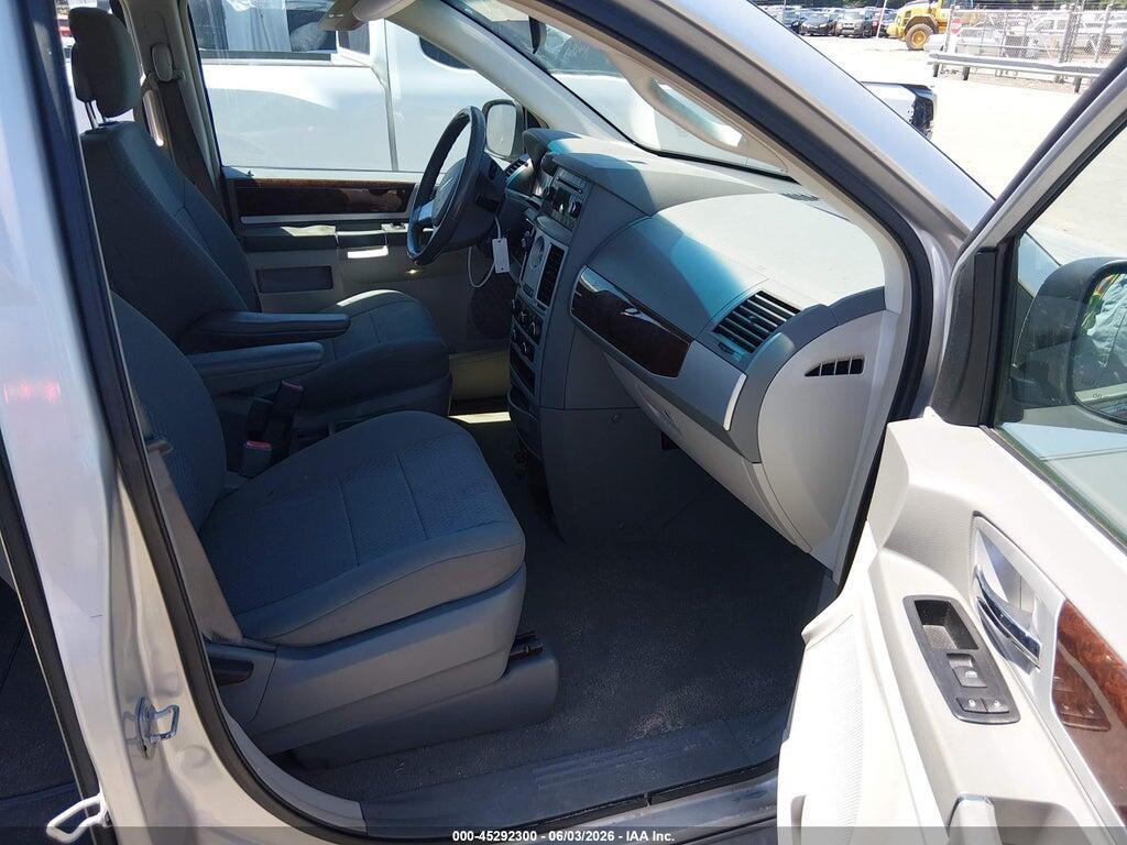 2A4RR5D12AR413617 2010 CHRYSLER TOWN & COUNTRY photo no. 5