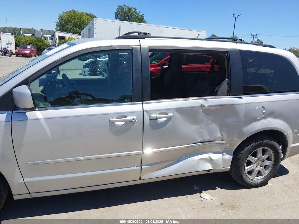 2A4RR5D12AR413617 2010 CHRYSLER TOWN & COUNTRY photo no. 6