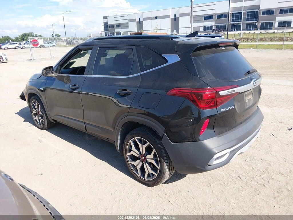 KNDEUCA27M7052895 2021 KIA SELTOS photo no. 3