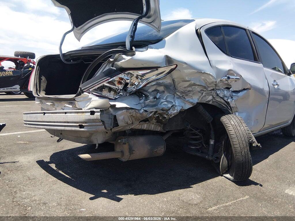 3N1CN7AP5JK434043 2018 NISSAN VERSA photo no. 6