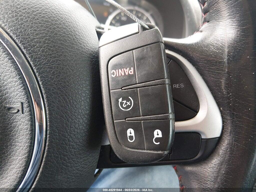 ZACCJBCB8HPF26420 2017 JEEP RENEGADE photo no. 11