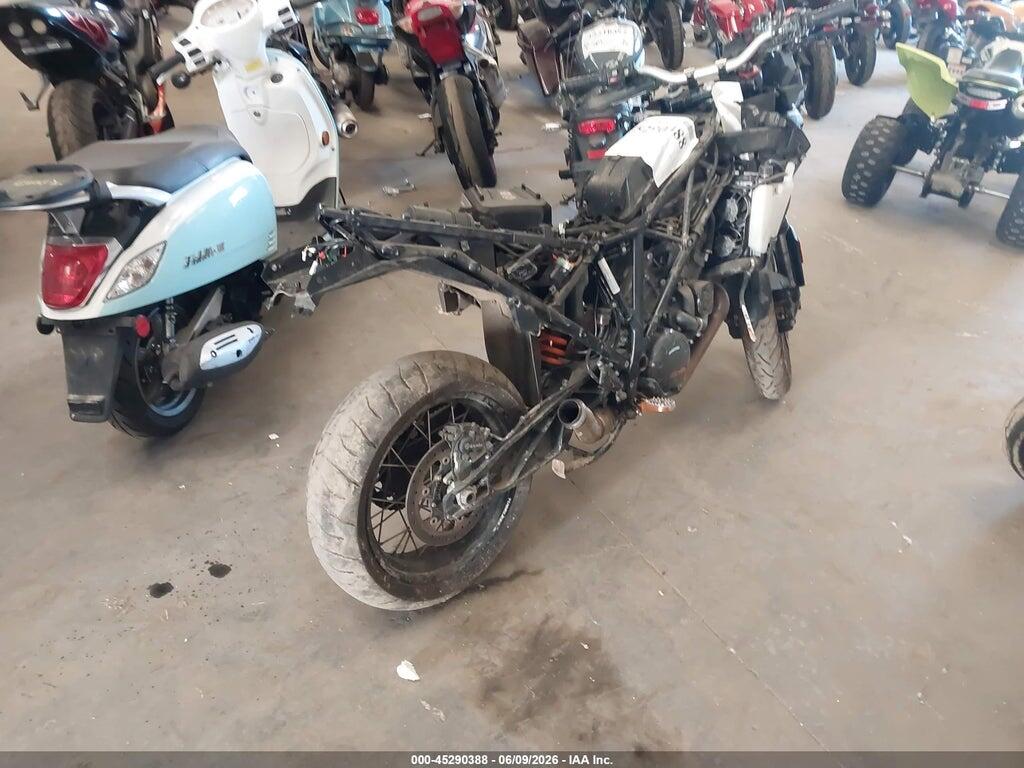 VBKV19409EM902016 2014 KTM 1190 photo no. 4