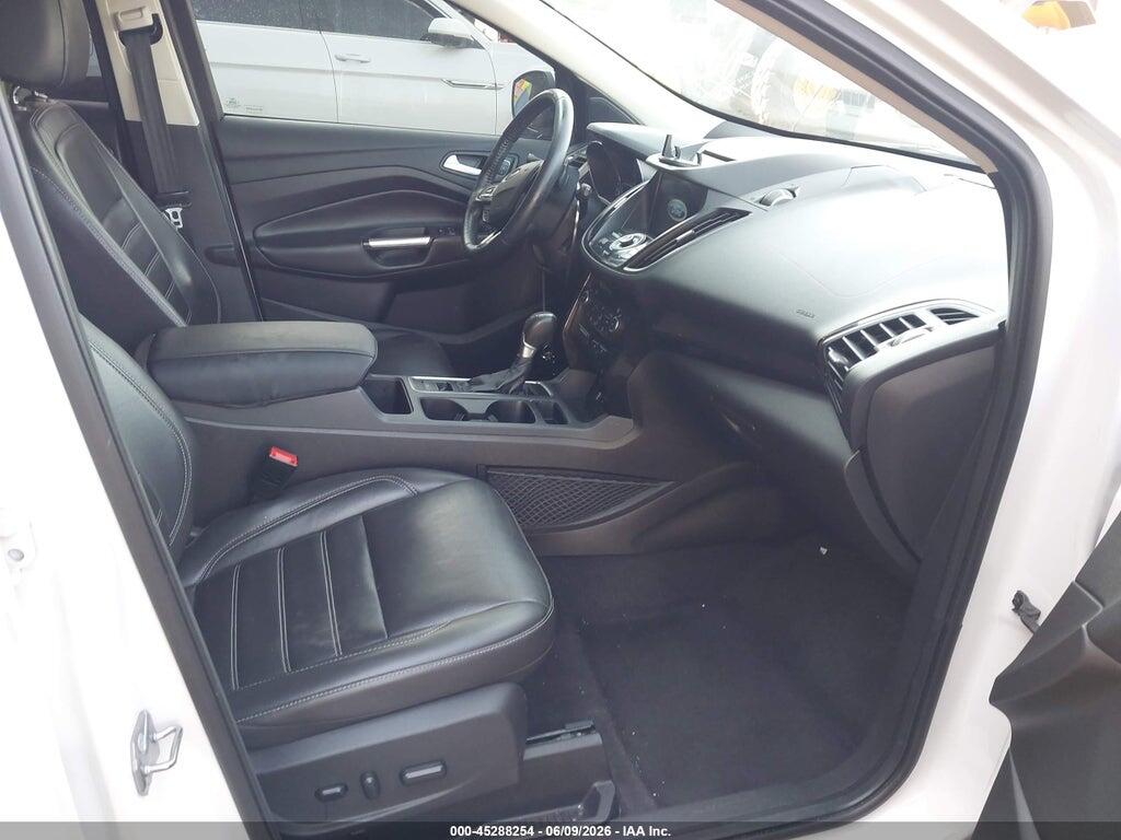 1FMCU9J98HUD44419 2017 FORD ESCAPE photo no. 5