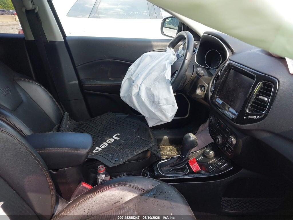 3C4NJDCB0JT299291 2018 JEEP COMPASS photo no. 5