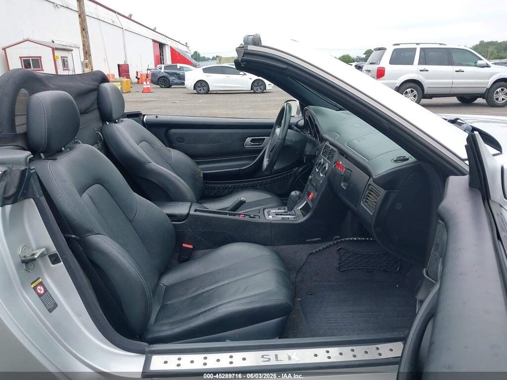 WDBKK49F81F188751 2001 MERCEDES-BENZ SLK 230 photo no. 5