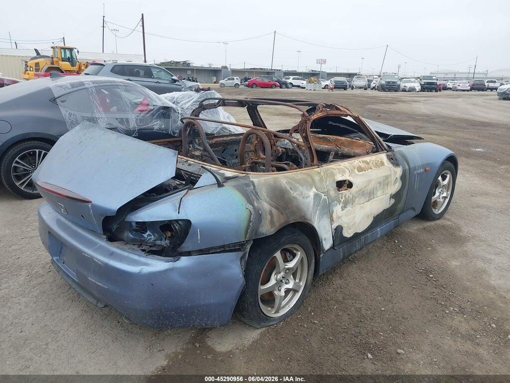 JHMAP11432T000405 2002 HONDA S2000 photo no. 4