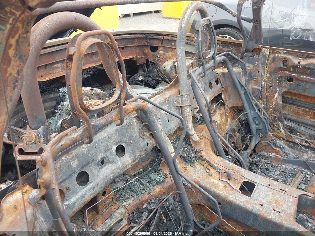 JHMAP11432T000405 2002 HONDA S2000 photo no. 8