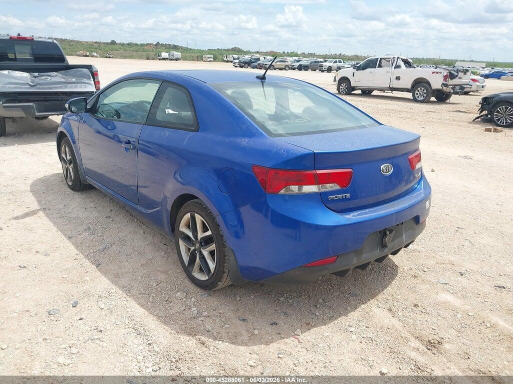 KNAFW6A30A5307206 2010 KIA FORTE KOUP photo no. 3