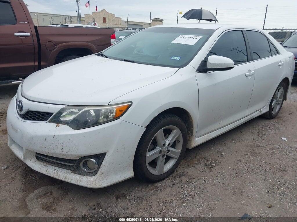 4T1BF1FK9EU729373 2014 TOYOTA CAMRY photo no. 2