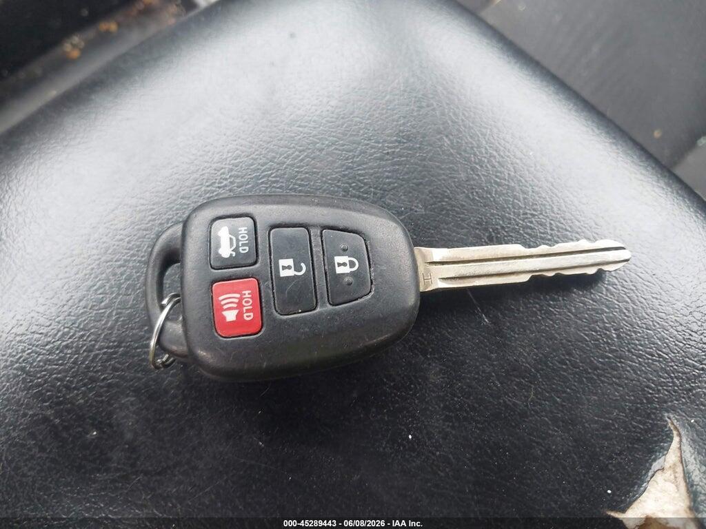 4T1BF1FK5GU264979 2016 TOYOTA CAMRY photo no. 11