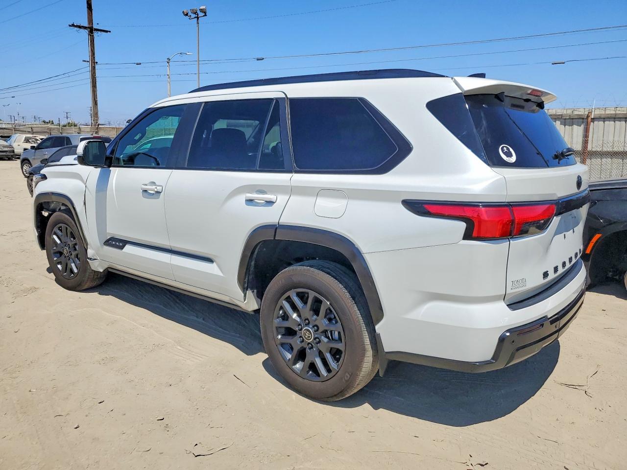 2024 TOYOTA SEQUOIA PLATINUM — Фото 2 из 13