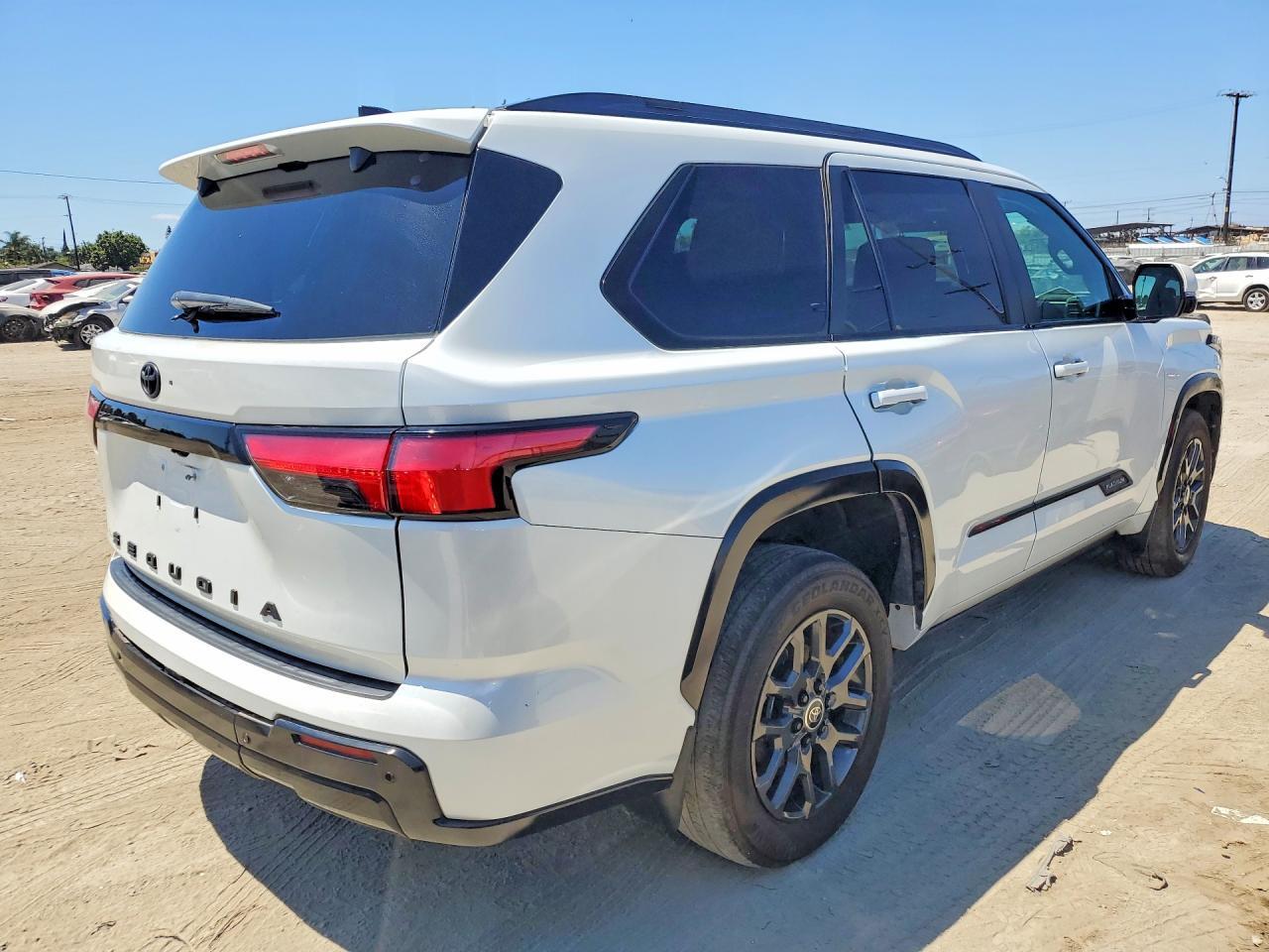 2024 TOYOTA SEQUOIA PLATINUM — Фото 3 из 13