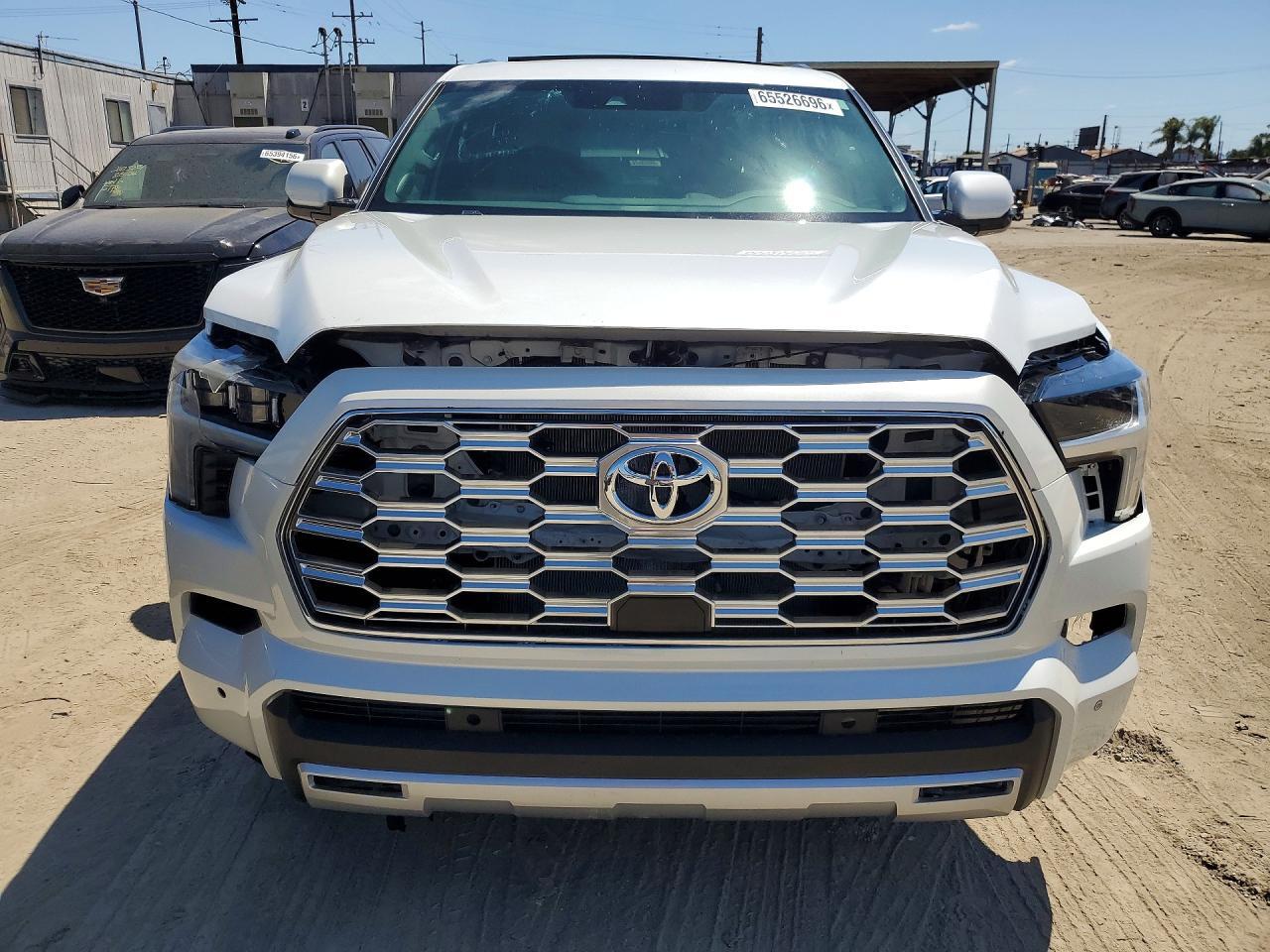 2024 TOYOTA SEQUOIA PLATINUM — Фото 5 из 13