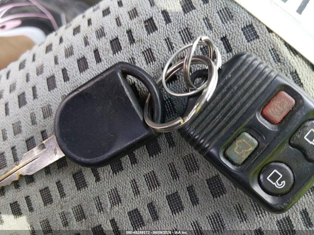 1FAHP34N96W233229 2006 FORD FOCUS photo no. 11