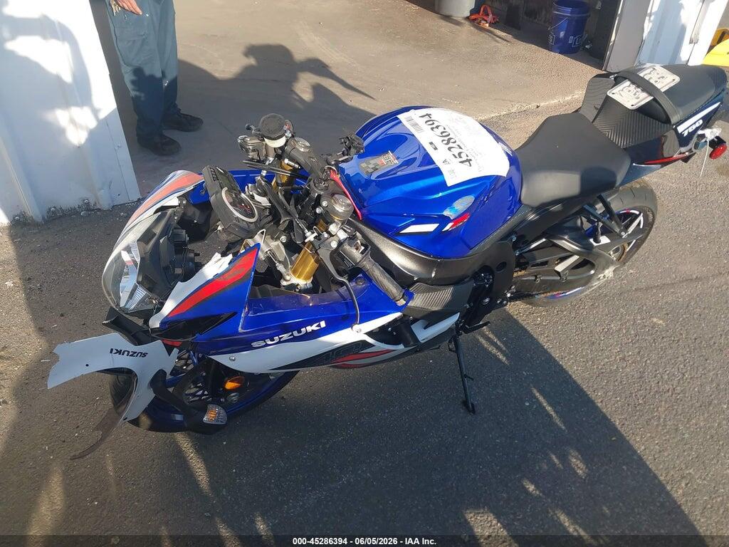 JS1GR7MA2T7101479 2026 SUZUKI GSX-R750 photo no. 2