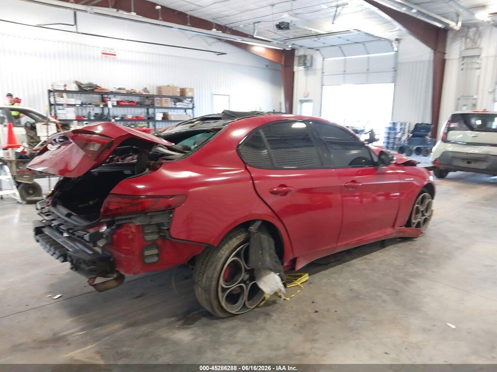 ZARFANBN2P7670959 2023 ALFA ROMEO GIULIA photo no. 4