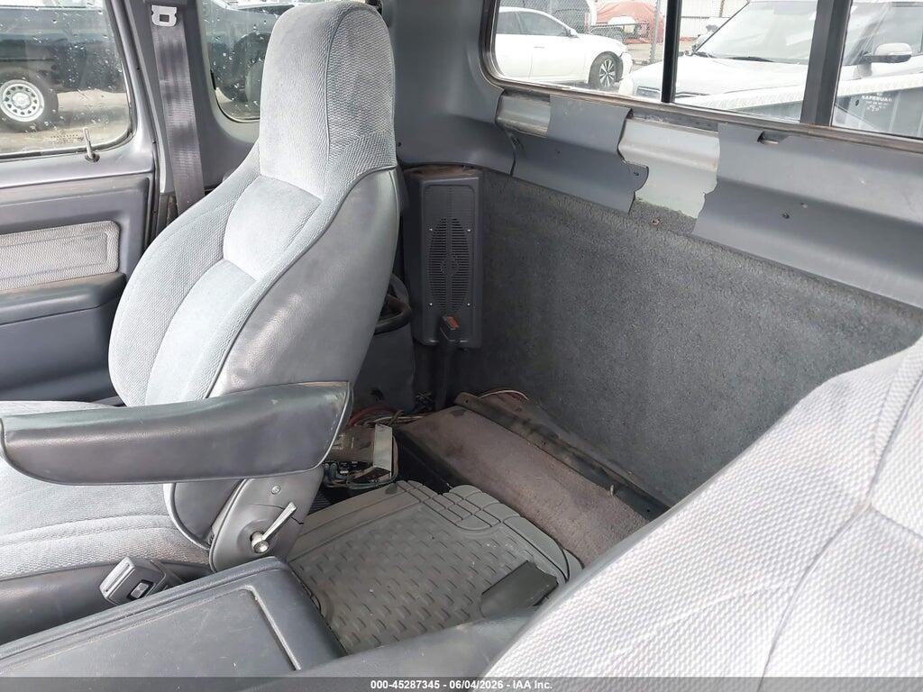 3B7ME33C0NM511013 1992 DODGE D-SERIES photo no. 6