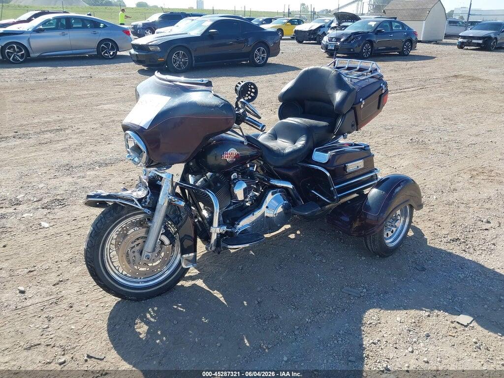 1HD1FCW136Y702181 2006 HARLEY-DAVIDSON FLHTCUI photo no. 2