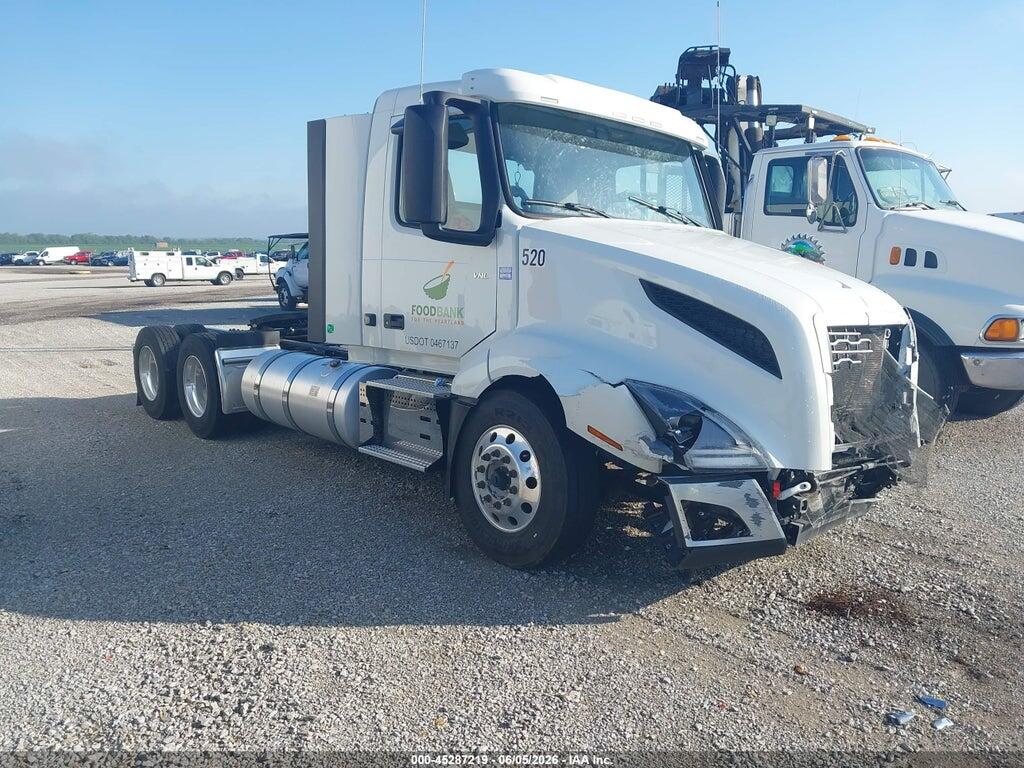 4V4NC9EH4RN657520 2024 VOLVO VNL photo no. 1