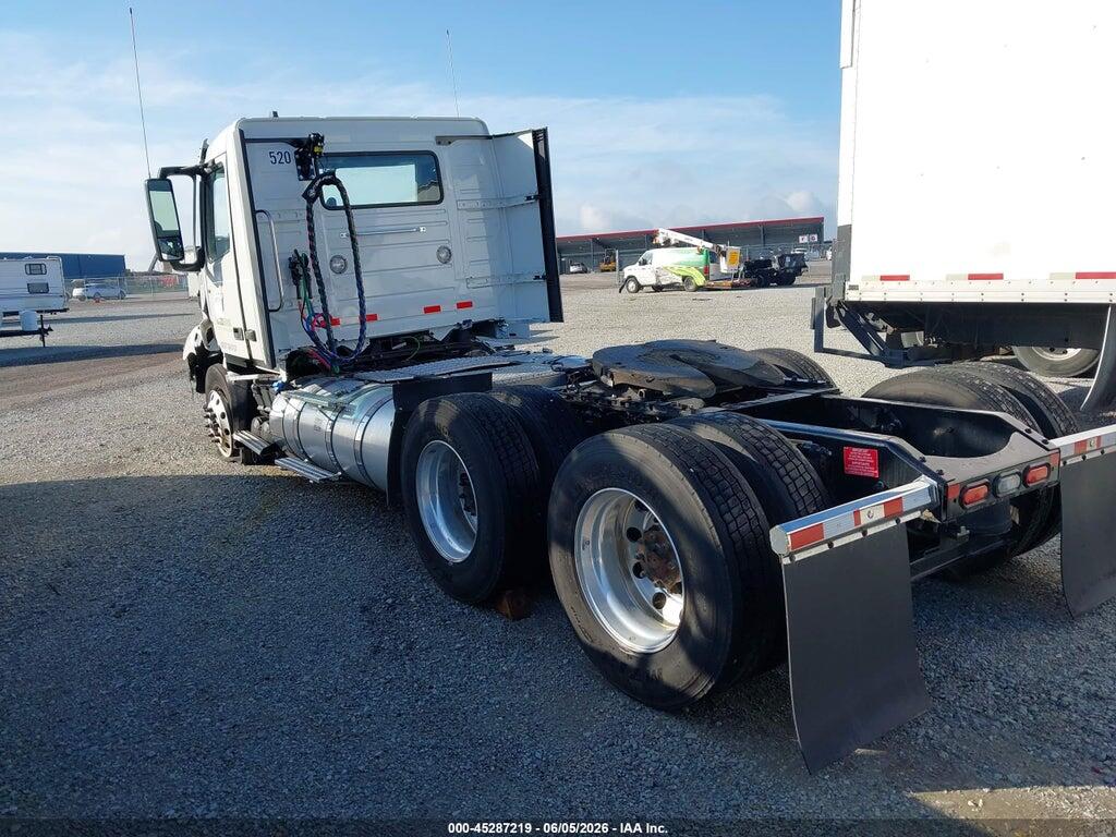 4V4NC9EH4RN657520 2024 VOLVO VNL photo no. 3