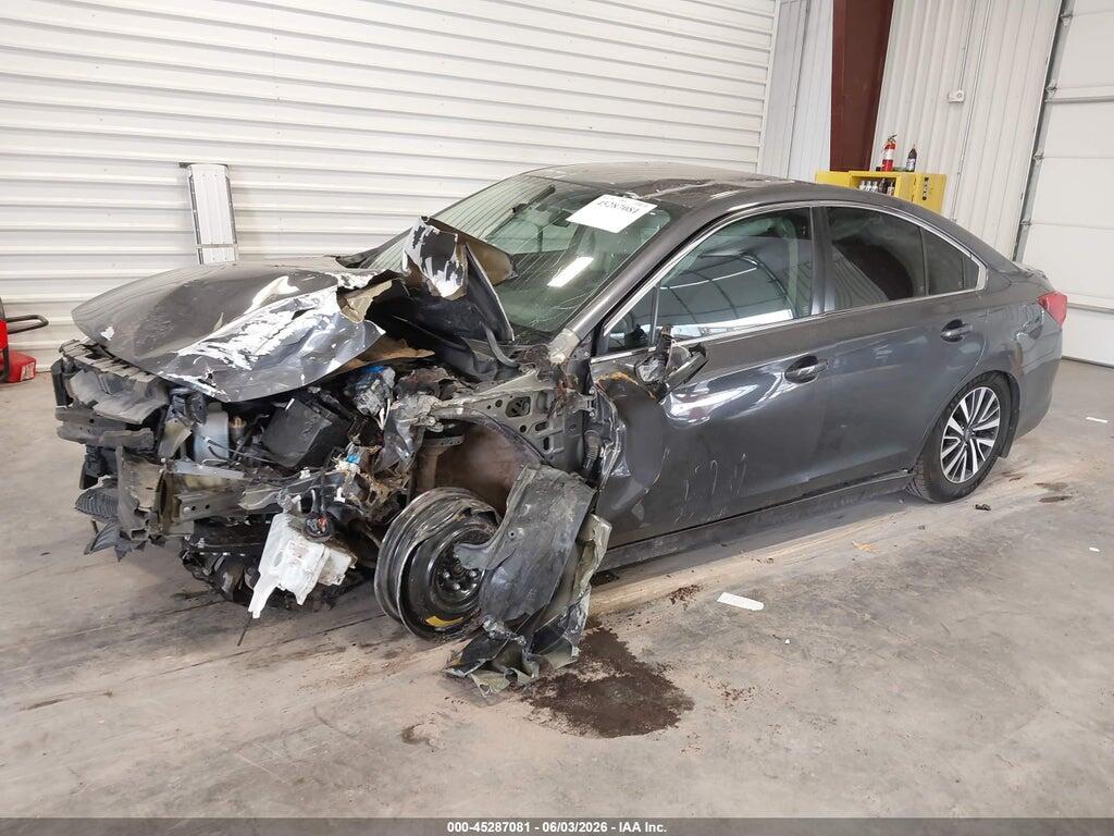 4S3BNAB65J3003607 2018 SUBARU LEGACY photo no. 2