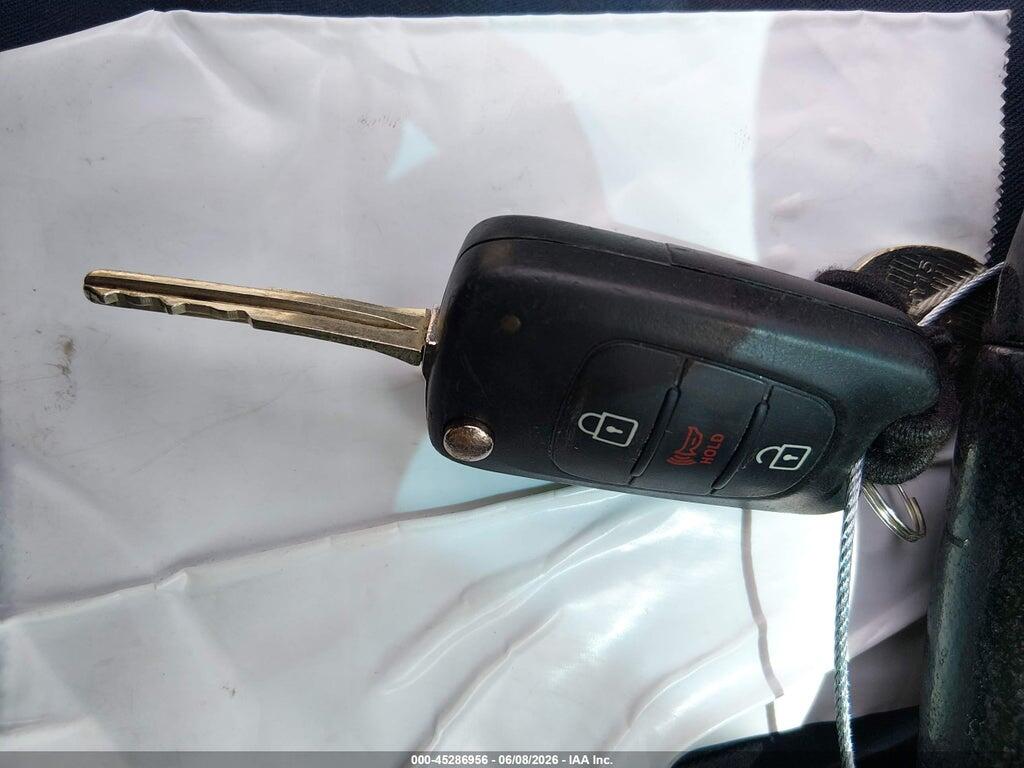 KNDJT2A63C7437870 2012 KIA SOUL photo no. 11