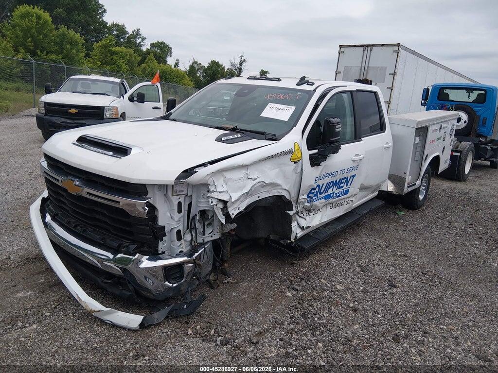 1GB4YTE70RF118887 2024 CHEVROLET SILVERADO 3500HD CHASSIS photo no. 2