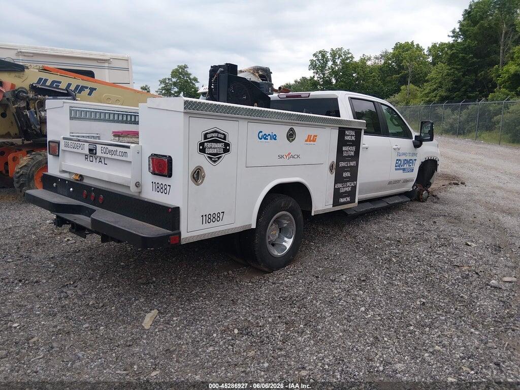 1GB4YTE70RF118887 2024 CHEVROLET SILVERADO 3500HD CHASSIS photo no. 4