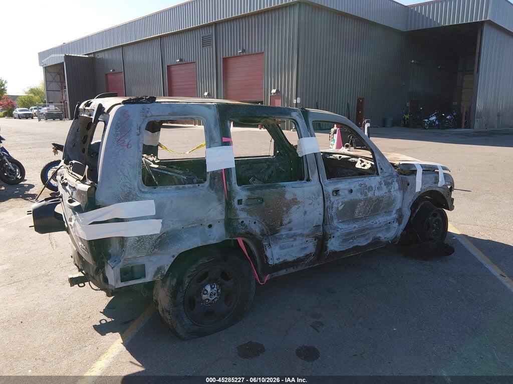 1J8GL58K46W288841 2006 JEEP LIBERTY photo no. 4
