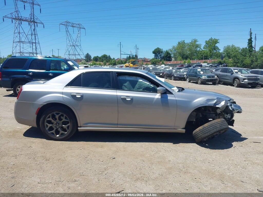2C3CCAGG4JH269259 2018 CHRYSLER 300 photo no. 12