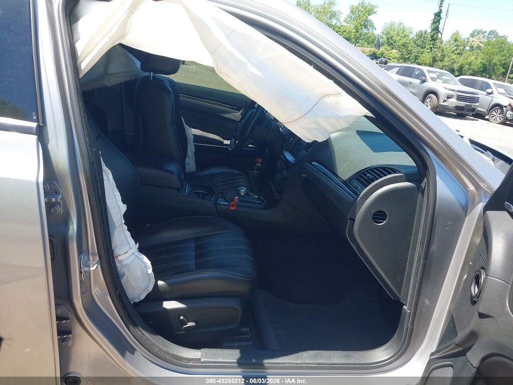 2C3CCAGG4JH269259 2018 CHRYSLER 300 photo no. 5