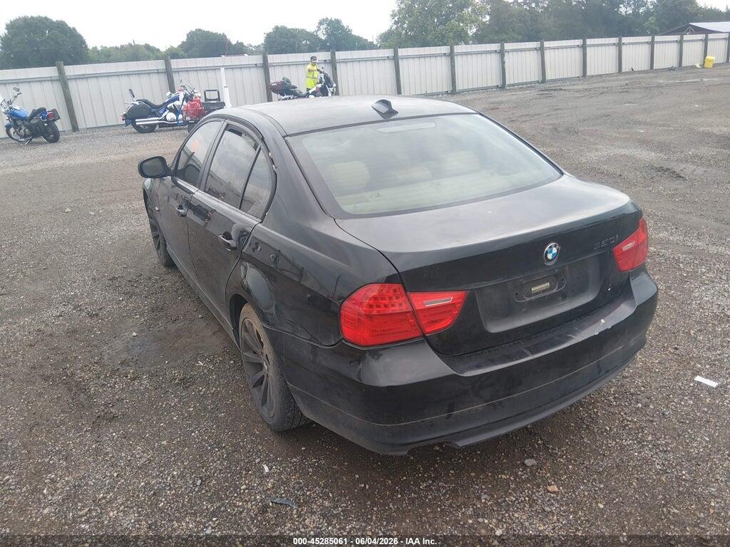 WBAPH7C59BE674822 2011 BMW 328I photo no. 3