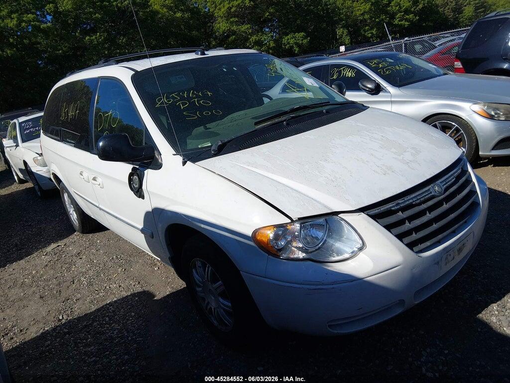 2C8GP54L75R468833 2005 CHRYSLER TOWN & COUNTRY photo no. 1