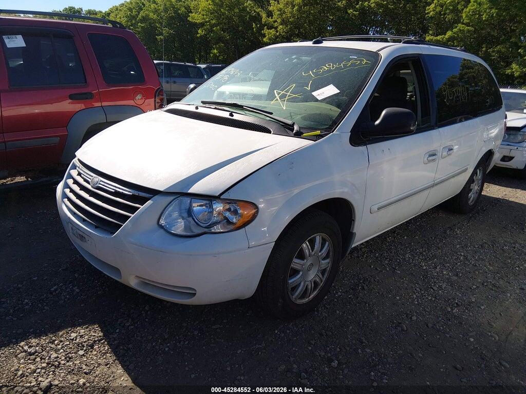 2C8GP54L75R468833 2005 CHRYSLER TOWN & COUNTRY photo no. 2