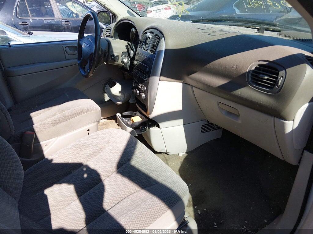 2C8GP54L75R468833 2005 CHRYSLER TOWN & COUNTRY photo no. 5