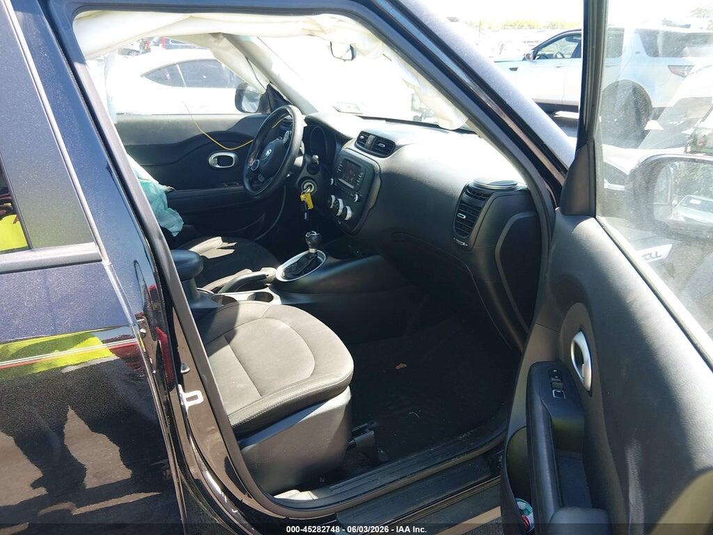 KNDJN2A28J7589857 2018 KIA SOUL photo no. 5