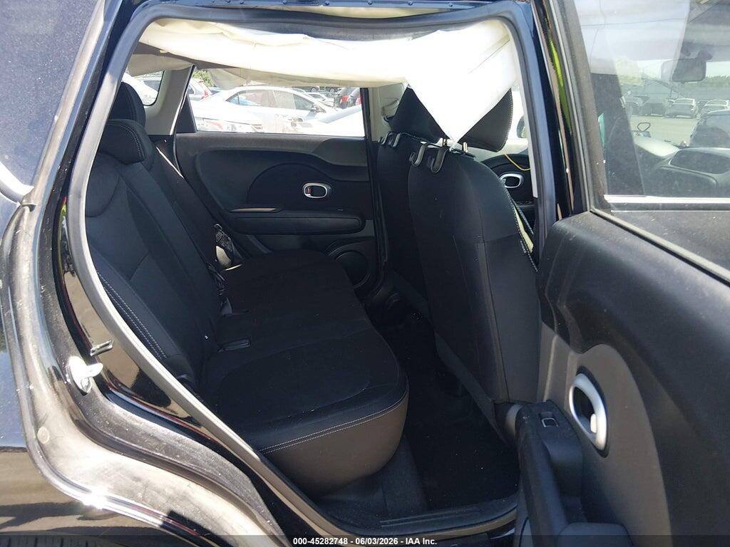 KNDJN2A28J7589857 2018 KIA SOUL photo no. 8