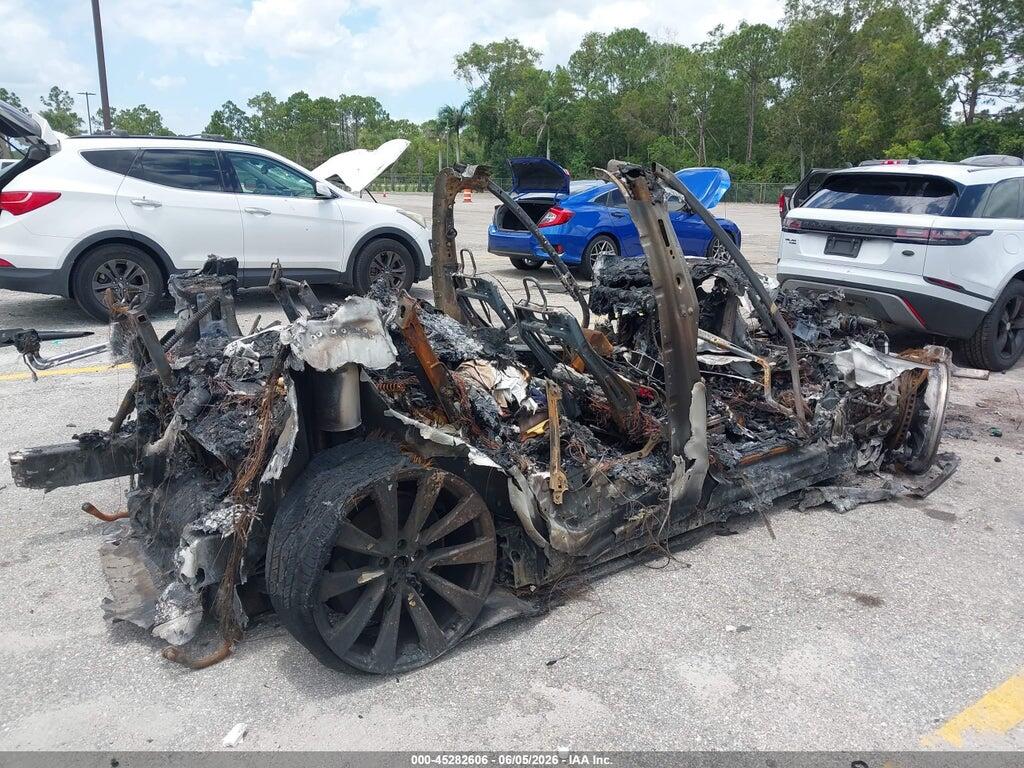 7SAXCBE69NF340581 2022 TESLA MODEL X photo no. 4