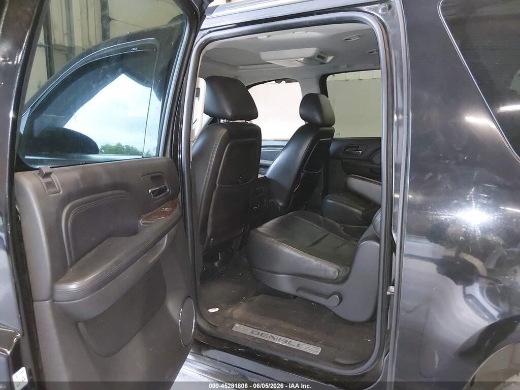 1GKUKMEF2AR275063 2010 GMC YUKON XL 1500 photo no. 8