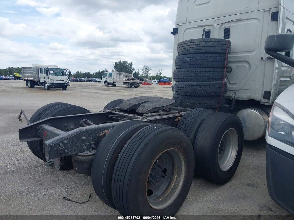 1FUJGLBG9CSBV6456 2012 FREIGHTLINER CASCADIA 125 photo no. 4