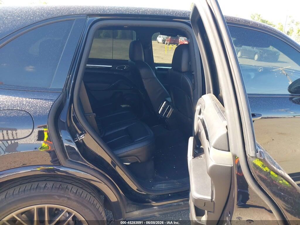 WP1AA2A24HKA80415 2017 PORSCHE CAYENNE photo no. 8
