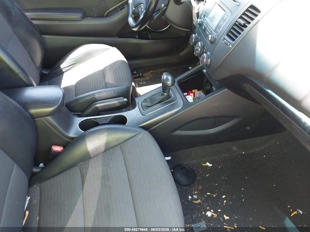 KNAFZ6A32F5332817 2015 KIA FORTE KOUP photo no. 5