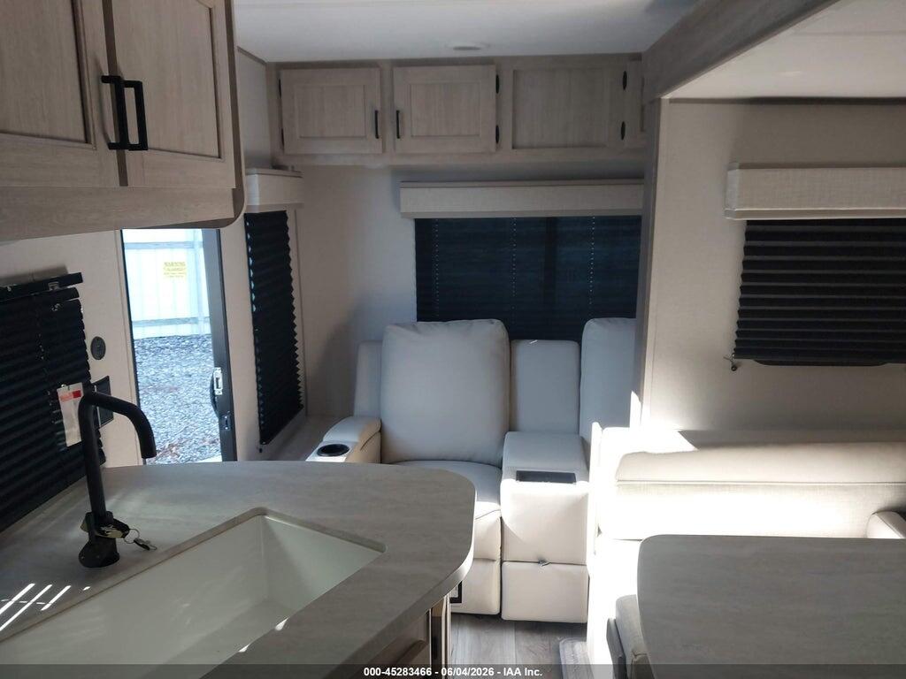 5ZT2CAMB6RU042372 2024 COACHMEN CATALINA photo no. 8